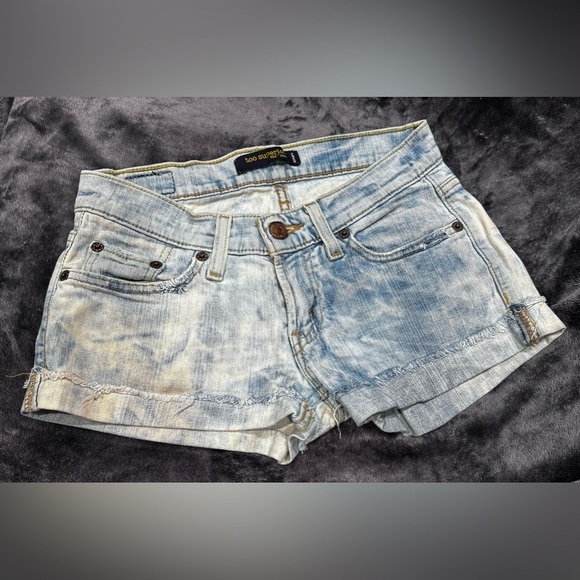 Shorts​​ - Picture 2 of 6